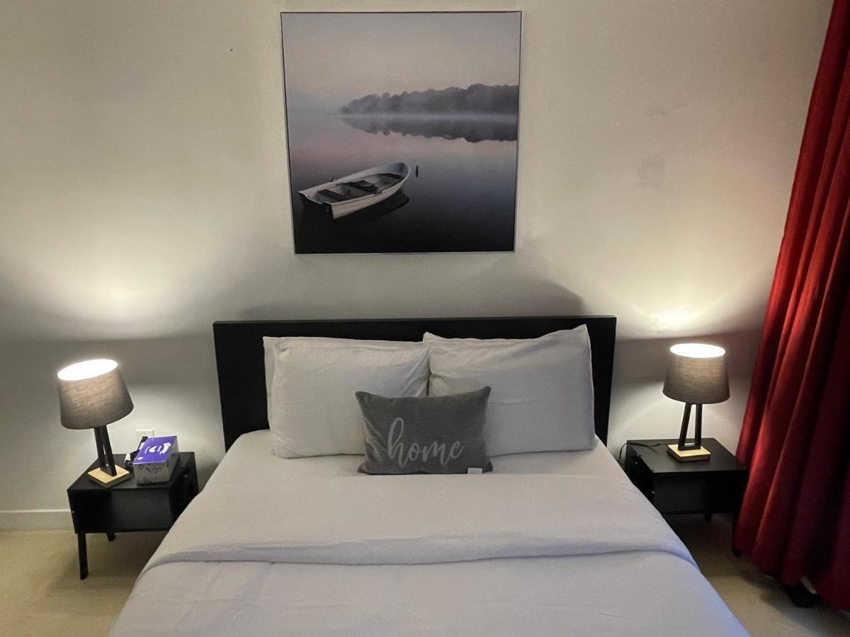 Cozy Open Concept 2Br 2Bath W/Parking -Jays/Cn Apartment Toronto Bagian luar foto